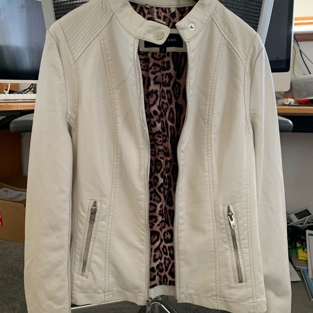 Black Rivet leathet jacket